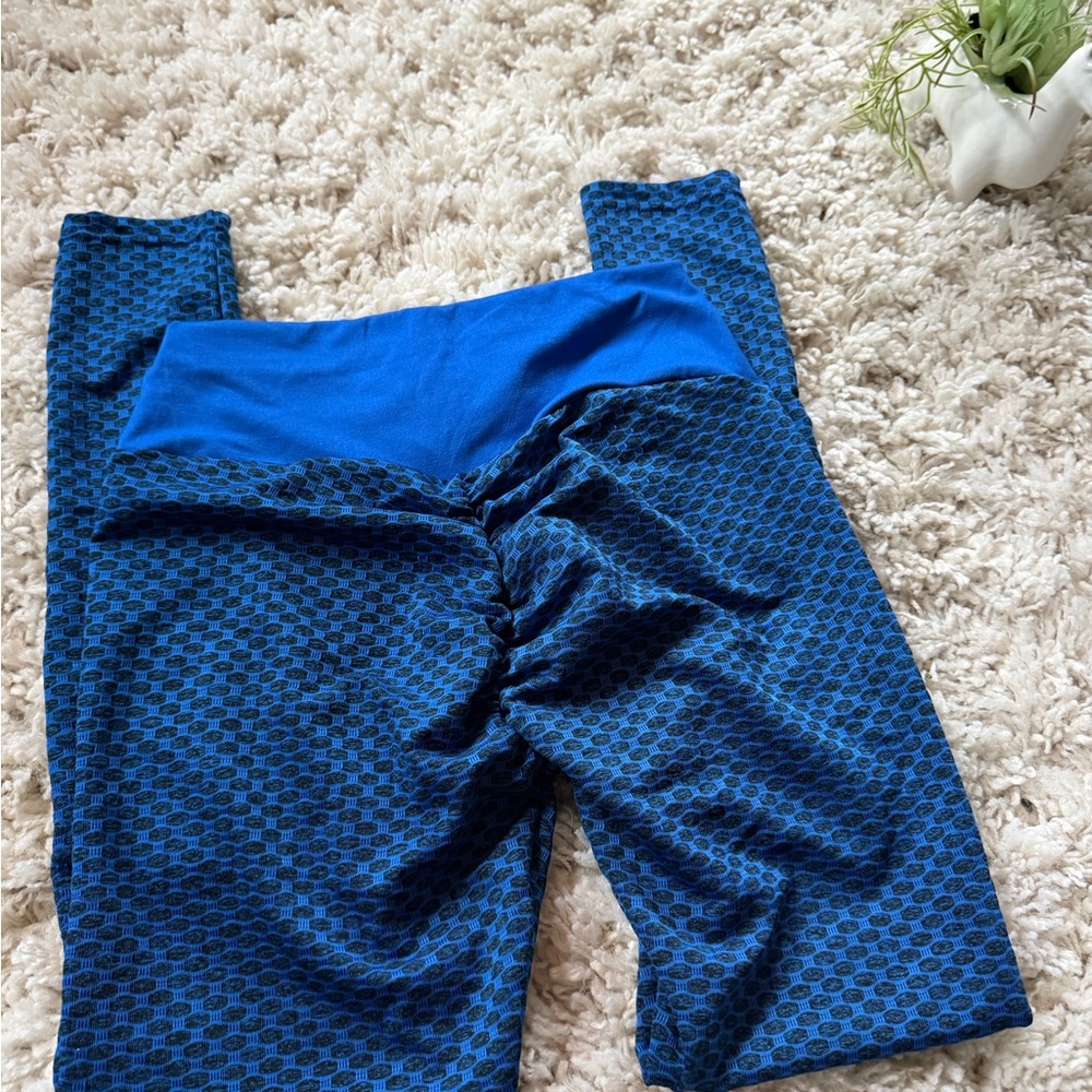 Stylish Blue thick scrunched, butt athletic Patterned Women's Leggings